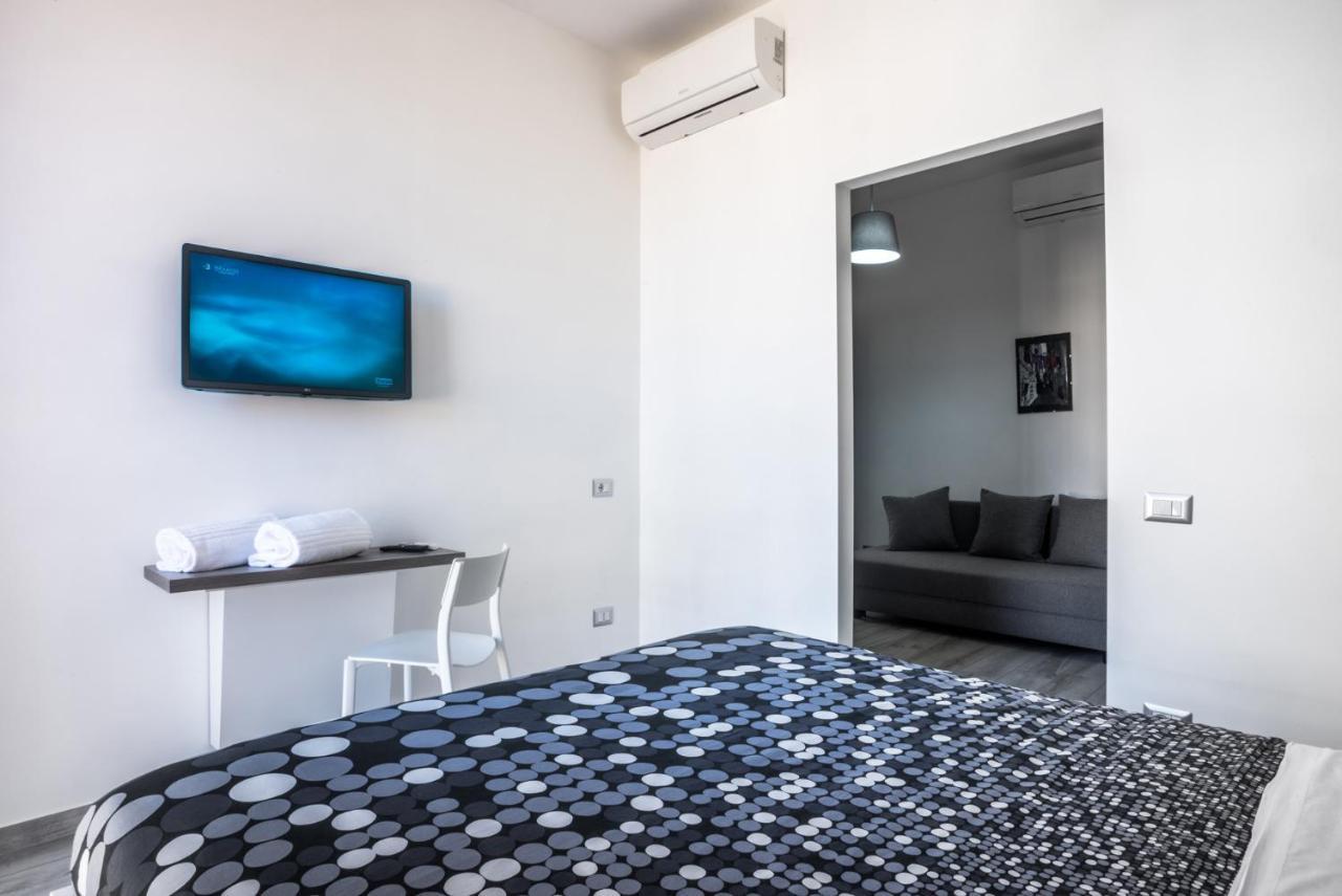 Solarium Al Duomo Rooms By Wonderful Italy 나폴리 외부 사진